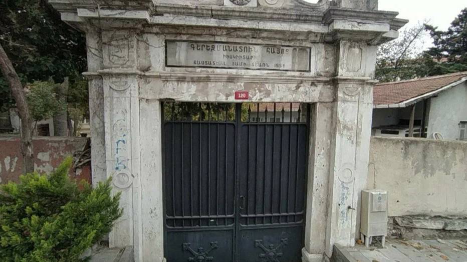 Vandalism at Surp Garabet Armenian Cemetery in Istanbul